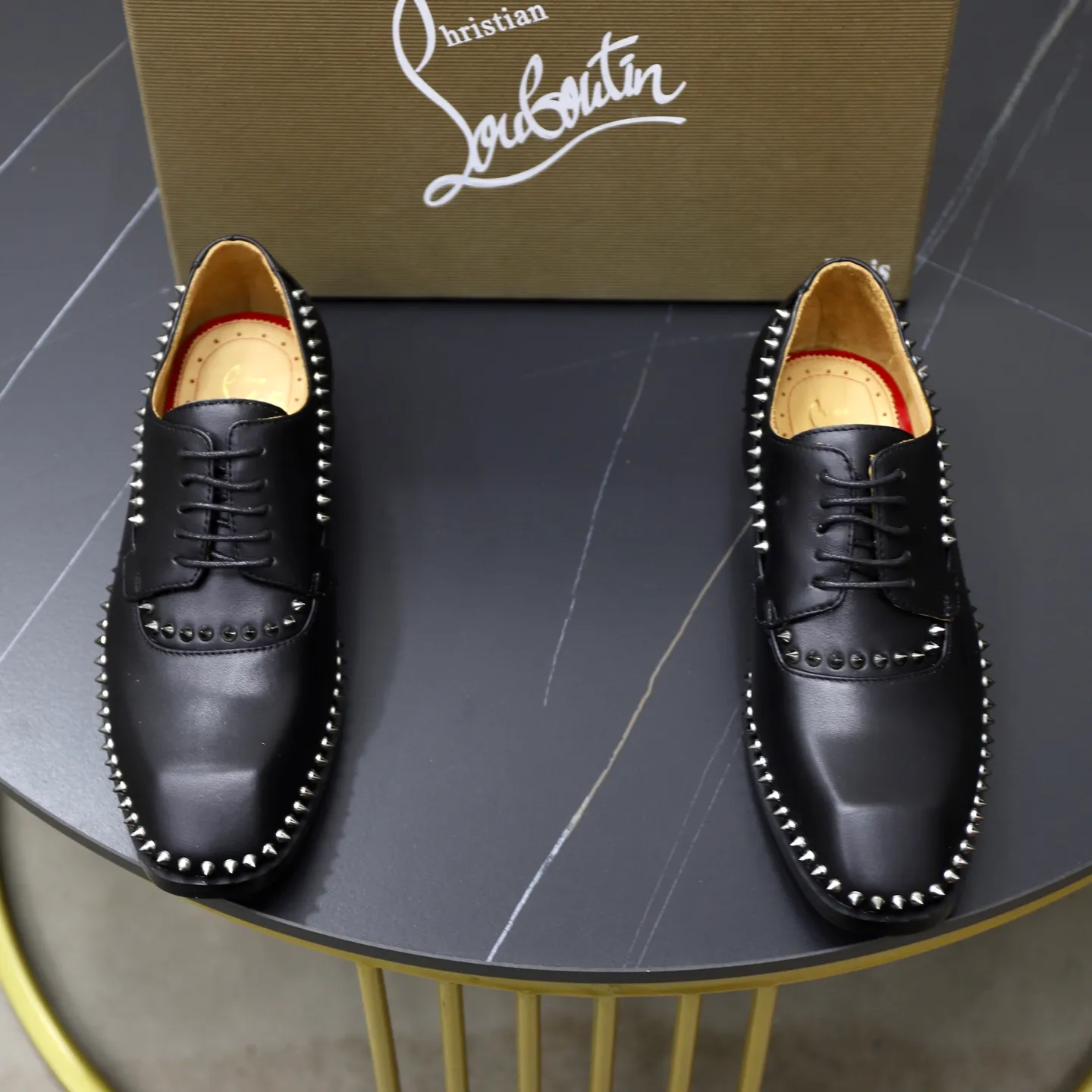 Ex-factory price: 720💰Christia*.Loubouti*🆑High-end men’s business formal leather shoes｜Classic red sole shoes｜Original imported first-layer cowhide｜Water-dyed cowhide lining｜Italian imported red rubber outsole｜High-end luxury｜Perfect interpretation of fashion, sunshine, style, suitable for various occasions Size: 38-44 (customized for 45, 46, 47)